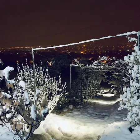 Vikendica Mir Holiday home *